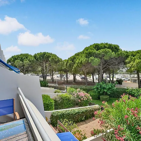 Lovely In With Kitchen Apartament